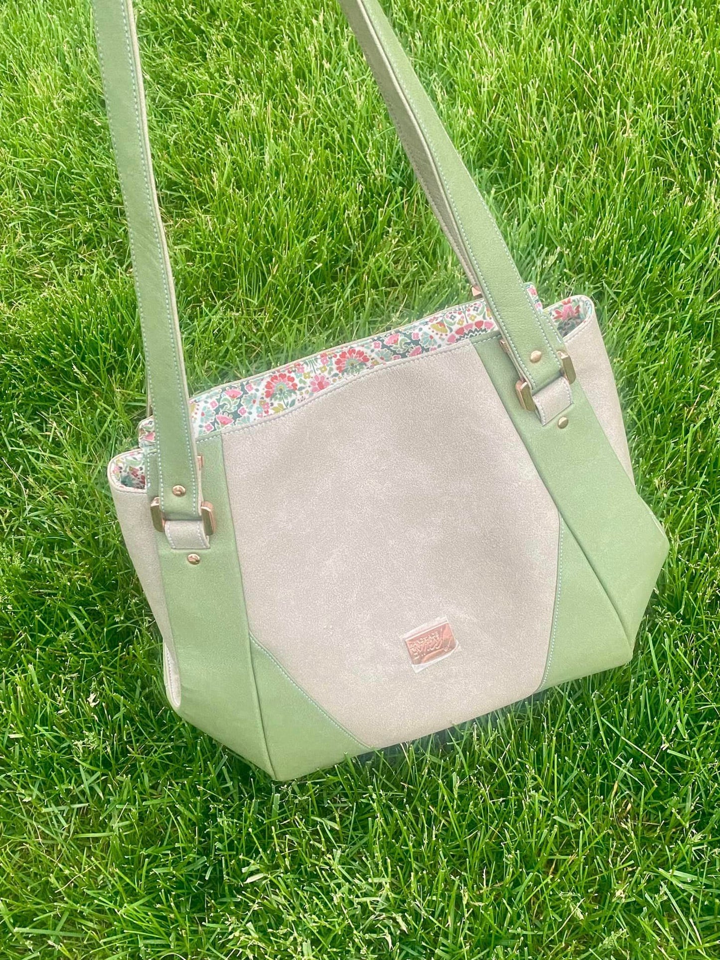 The Samaren Shoulder Bag PDF Pattern with Videos
