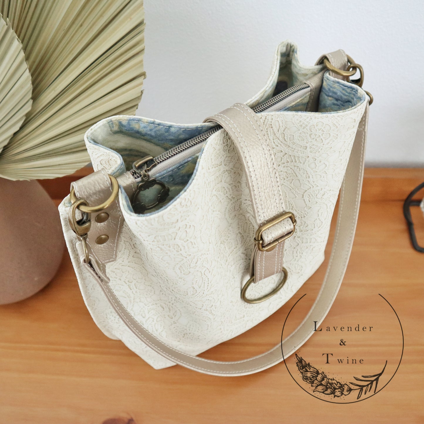 The Hinterland Handbag PDF Pattern with Videos