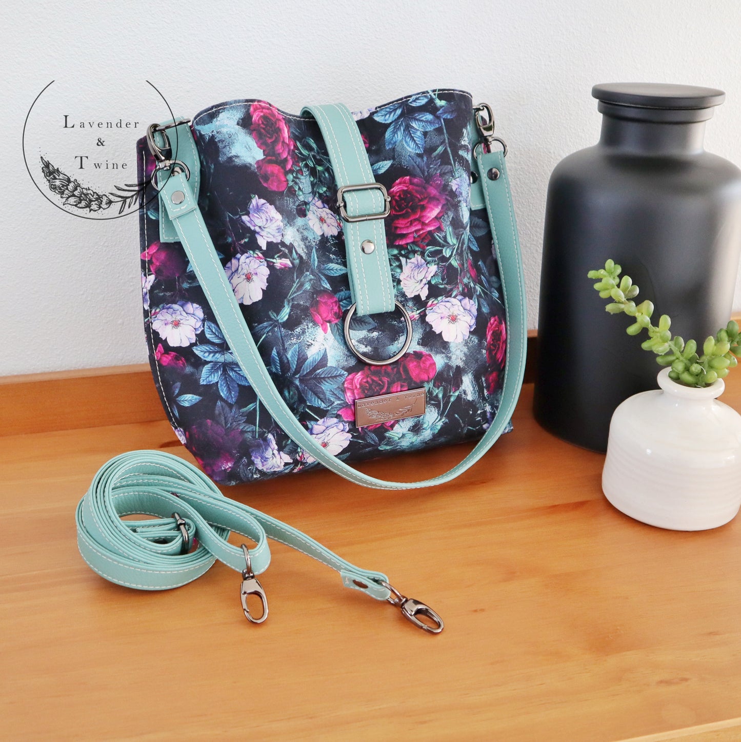 The Hinterland Handbag PDF Pattern with Videos