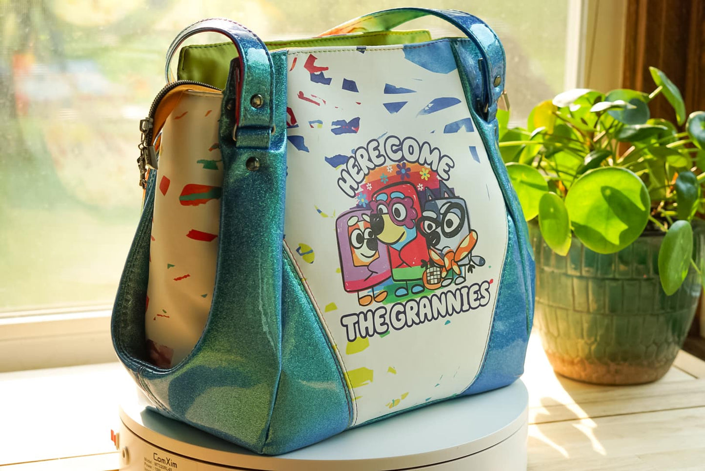 The Samaren Shoulder Bag PDF Pattern with Videos