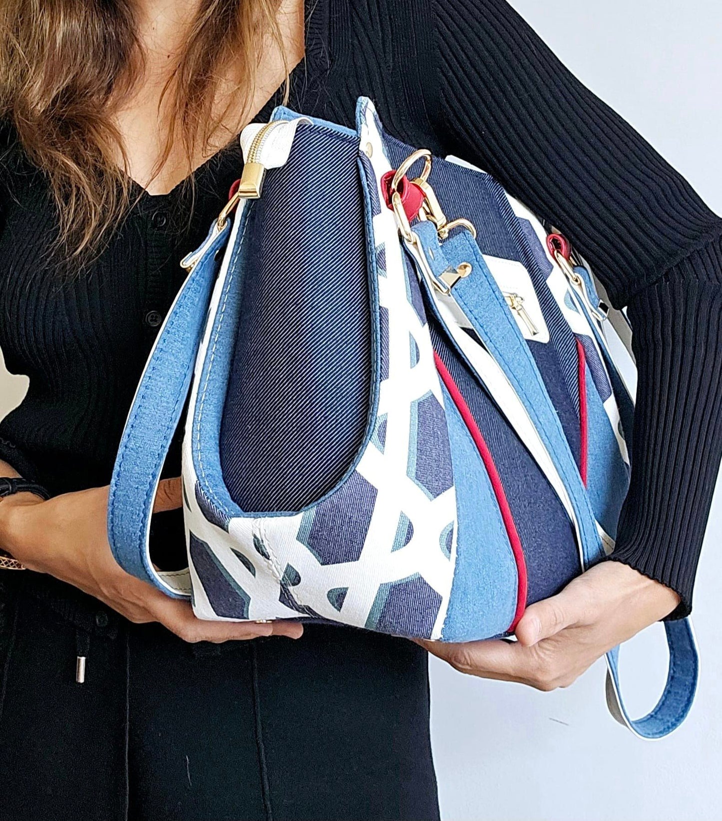 The Samaren Shoulder Bag PDF Pattern with Videos