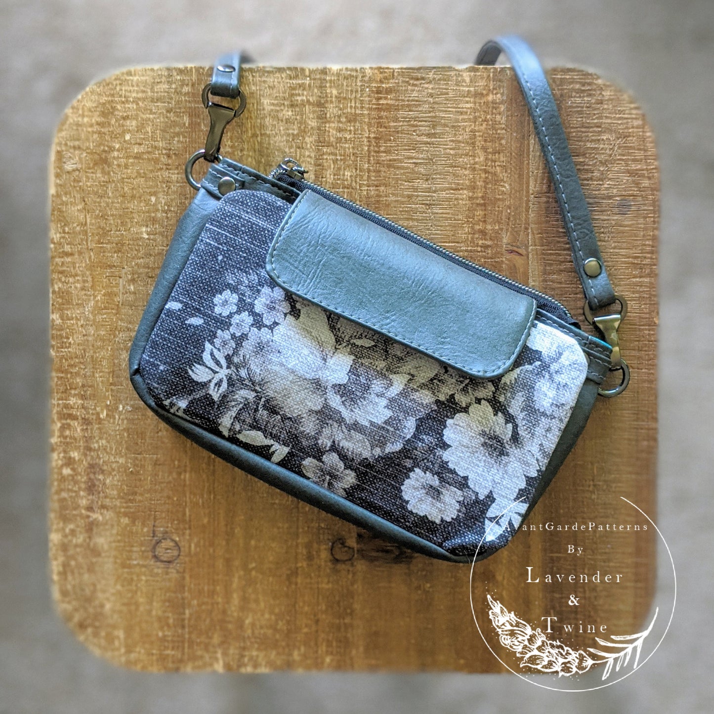 Apricate Clutch Wallet PDF Pattern with Videos